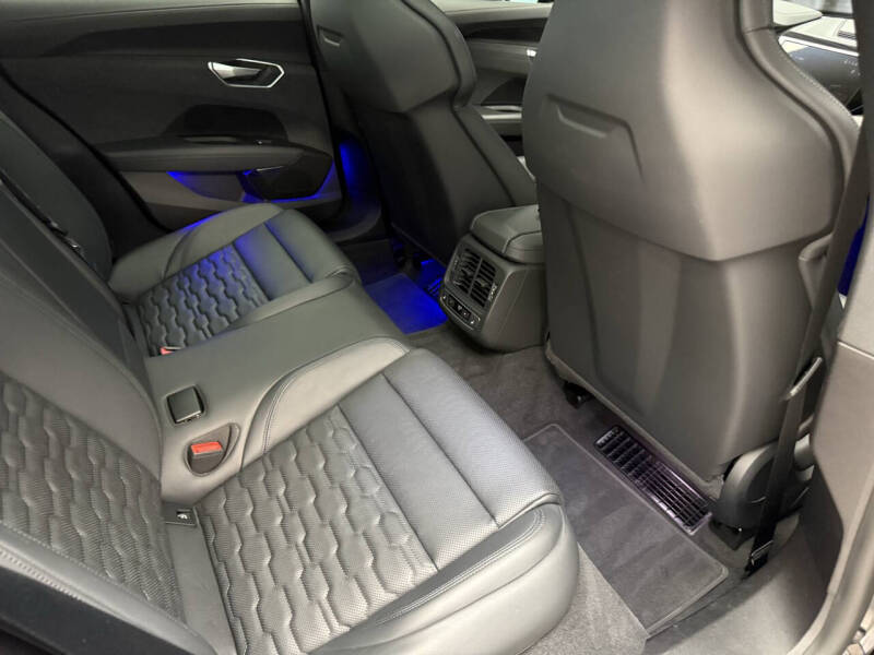 2023 Audi e-tron GT quattro Premium Plus