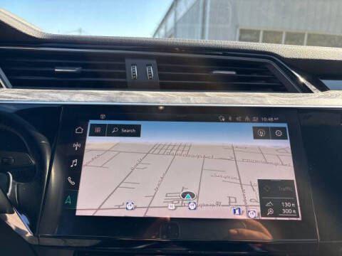 2022 Audi e-tron quattro Premium Plus