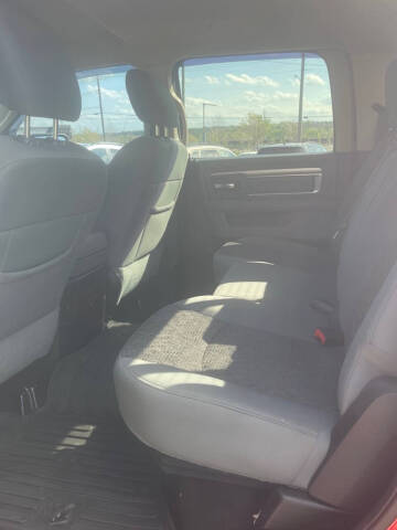 2017 RAM 1500 SLT