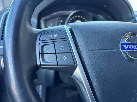 2017 Volvo XC60 T5 Dynamic