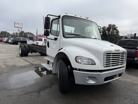 2022 Freightliner M2 106