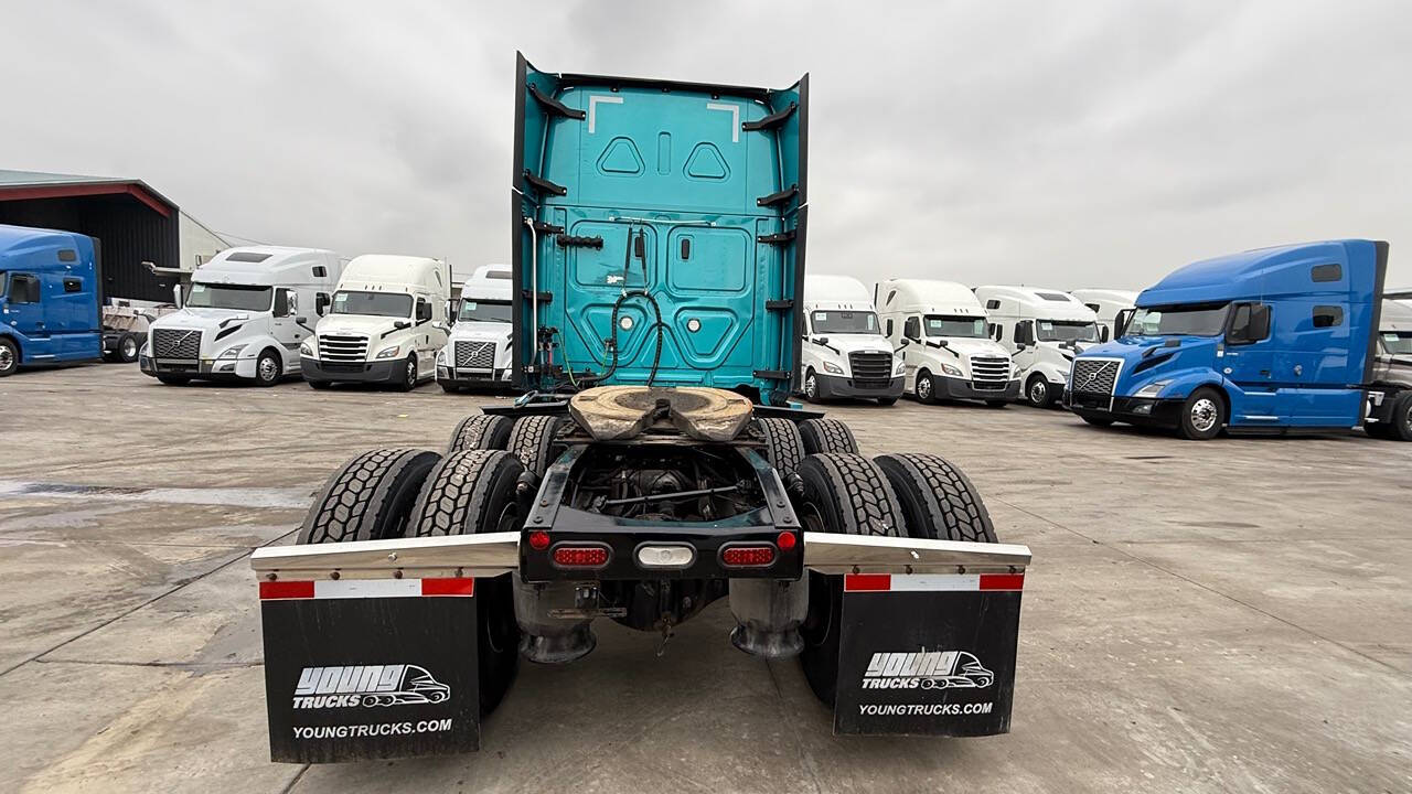 2021 Freightliner Cascadia for sale at KING TRUCK TRAILER SALES in Bakersfield, CA