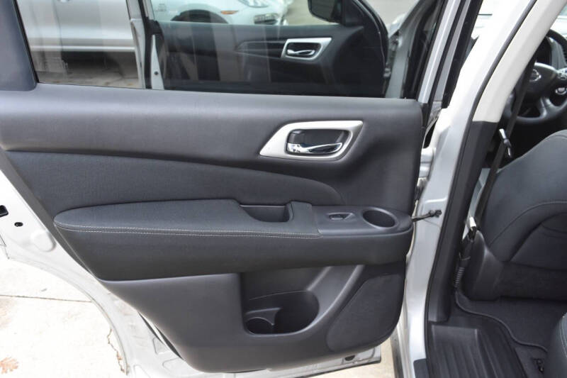 2017 Nissan Pathfinder S