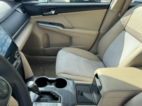 2014 Toyota Camry Hybrid LE