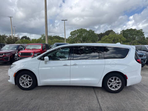 2020 Chrysler Pacifica Touring