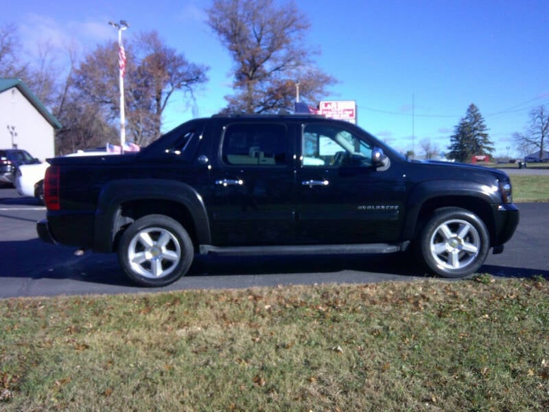 2013 Chevrolet Avalanche LT photo 4