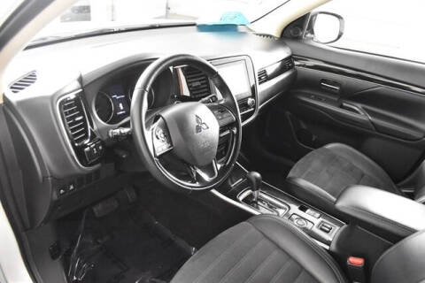 2020 Mitsubishi Outlander SE