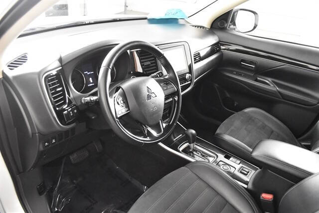 2020 Mitsubishi Outlander SE