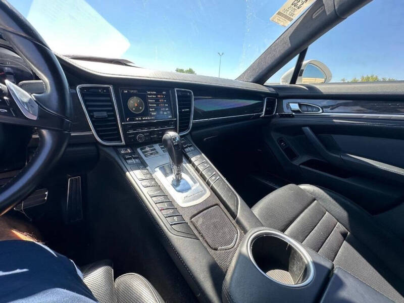 2015 Porsche Panamera Turbo