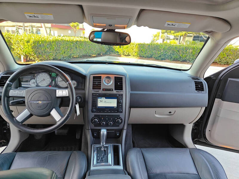 2006 Chrysler 300 SRT-8