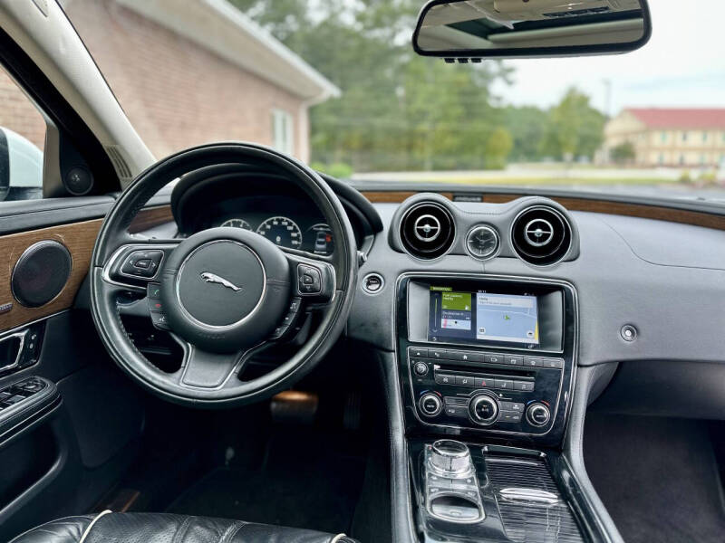 2016 Jaguar XJ Supercharged