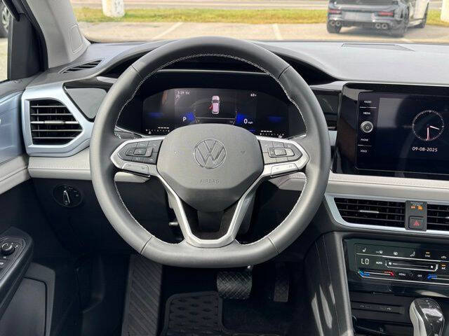 2025 Volkswagen Taos SE 4Motion