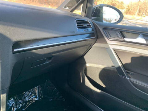 2017 Volkswagen Golf R 4Motion