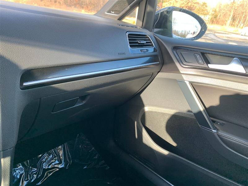 2017 Volkswagen Golf R 4Motion