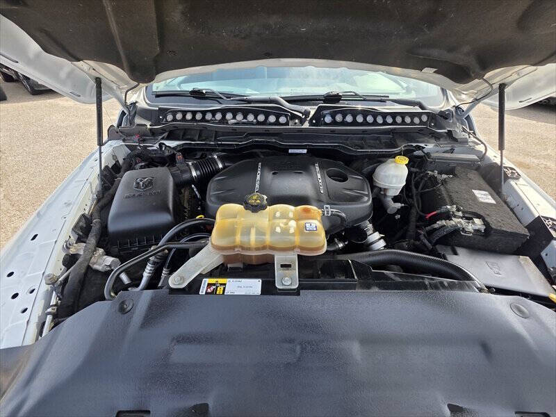 2016 RAM 1500 SLT