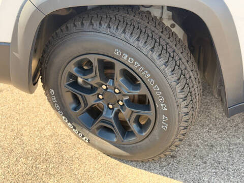 2022 Jeep Cherokee Trailhawk