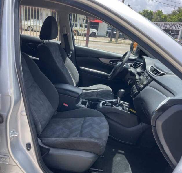2015 Nissan Rogue S