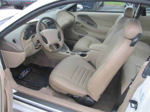 2004 Ford Mustang GT Deluxe