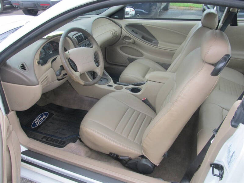 2004 Ford Mustang GT Deluxe