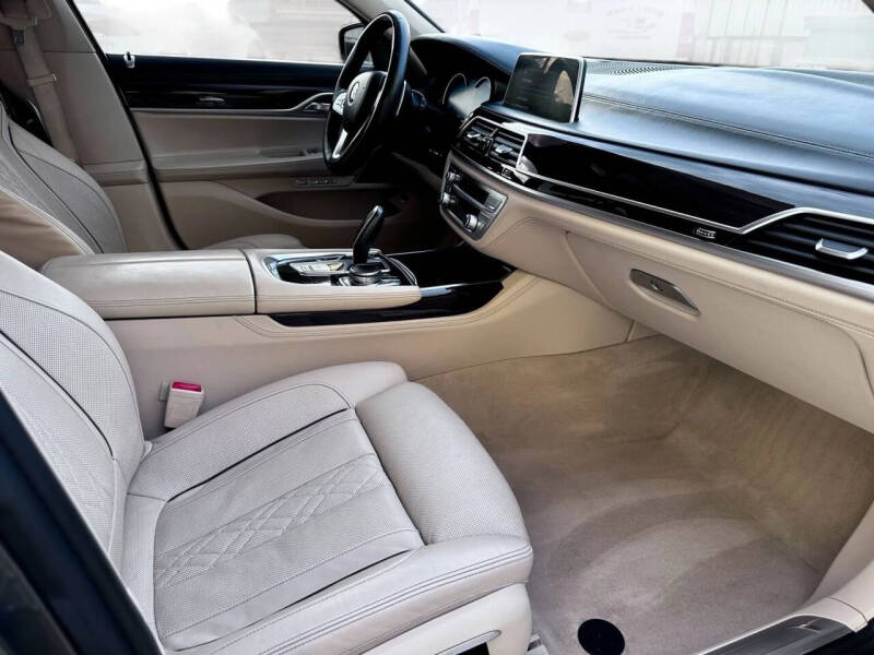 2016 BMW 7 Series 740i