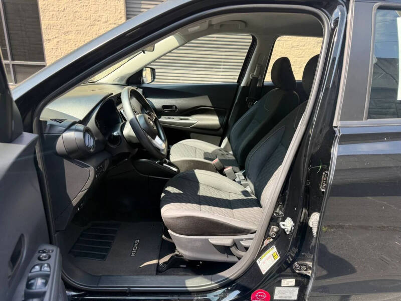 2021 Nissan Kicks S
