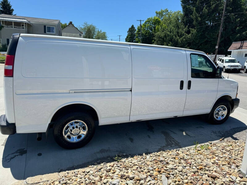 2017 Chevrolet Express Cargo Work Van photo 6