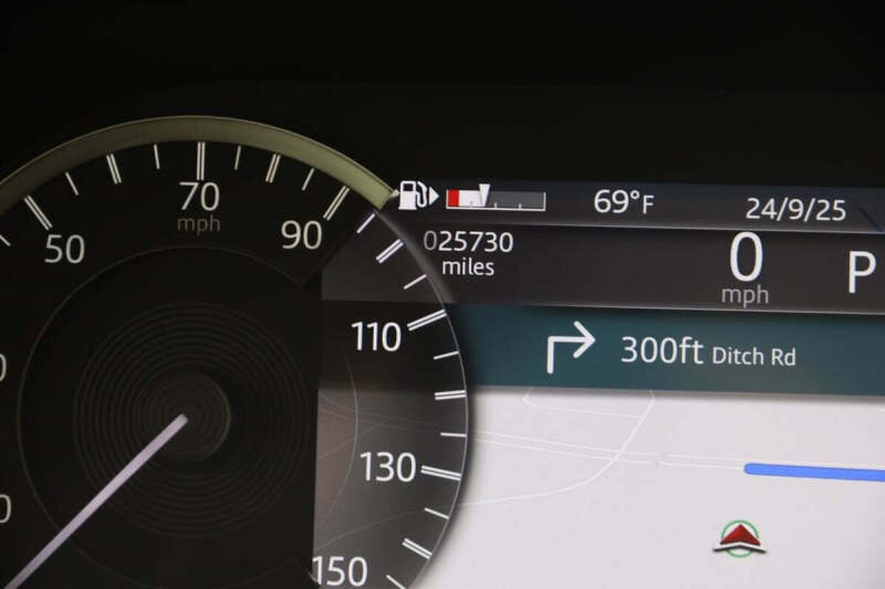 2023 Land Rover Discovery P360 S R-Dynamic