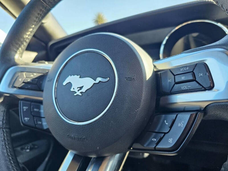 2017 Ford Mustang V6