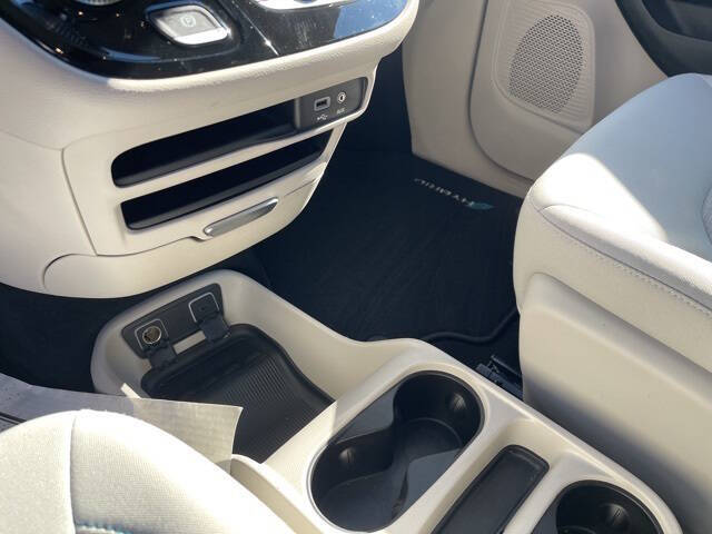 2017 Chrysler Pacifica Hybrid Touring Plus