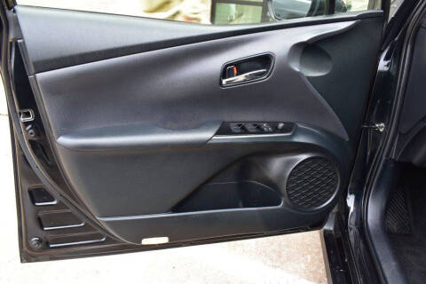 2022 Toyota Prius LE