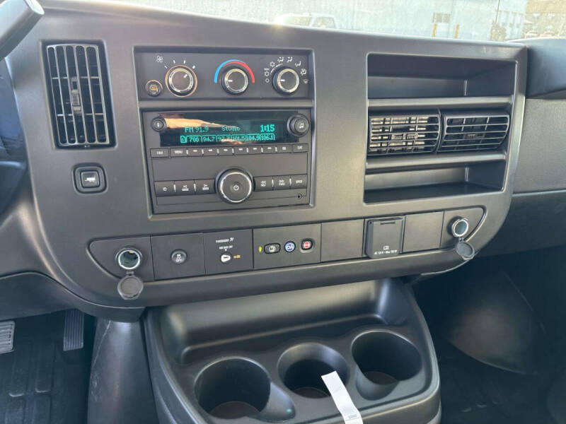 2025 Chevrolet Express 3500