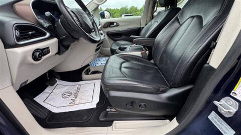 2017 Chrysler Pacifica Touring-L Plus