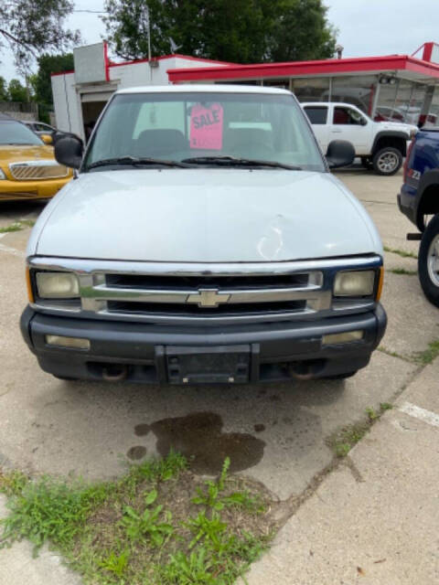 1997 Chevrolet S-10 for sale at M & M Motors in Des Moines, IA