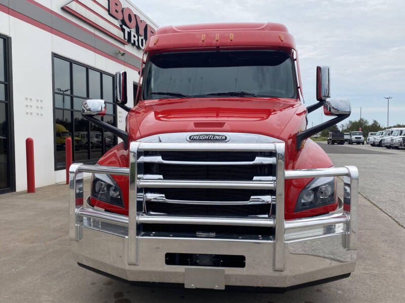 2025 Freightliner Cascadia