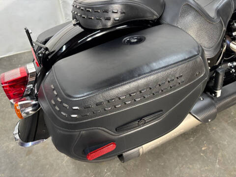 2018 Harley-Davidson FLHCS Heritage