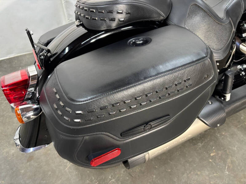 2018 Harley-Davidson FLHCS Heritage