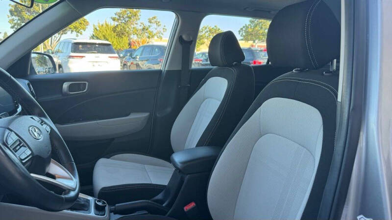 2023 Hyundai Venue SEL