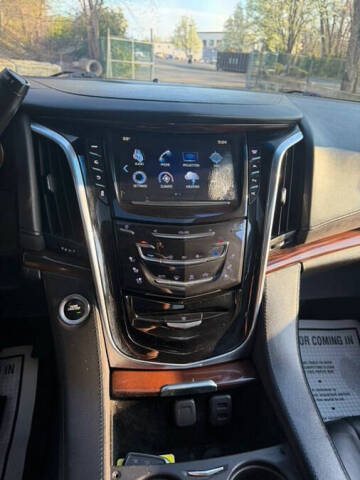 2018 Cadillac Escalade Luxury