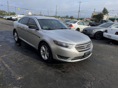 2016 Ford Taurus SE