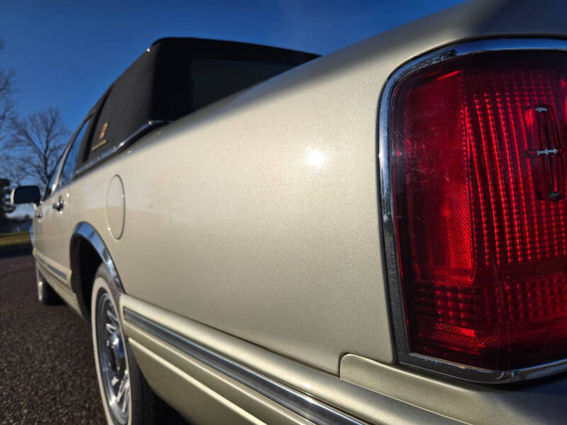 1997 Lincoln Town Car Executive