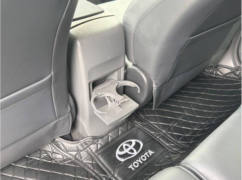 2013 Toyota Prius v