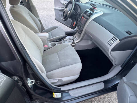 2013 Toyota Corolla LE