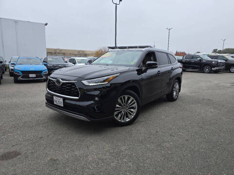 2023 Toyota Highlander Platinum