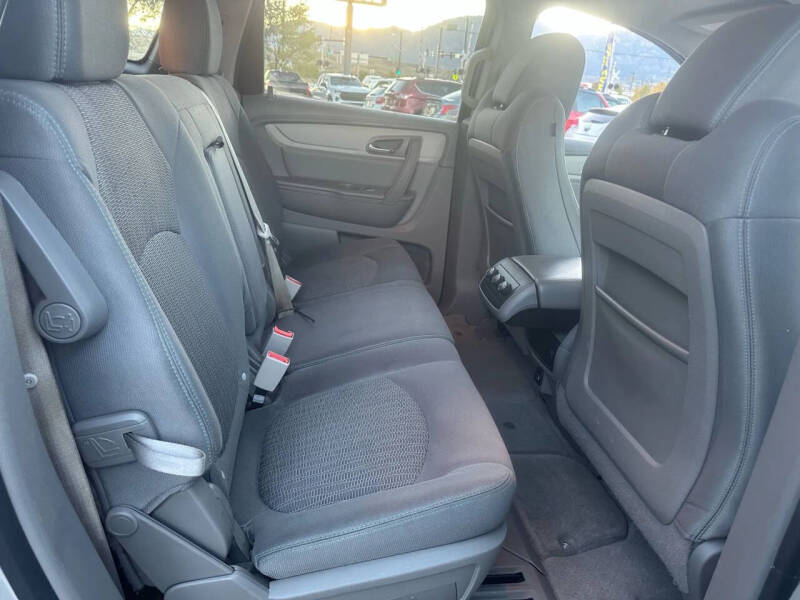 2017 Chevrolet Traverse LS