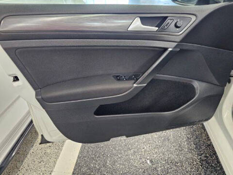 2019 Volkswagen Golf SE