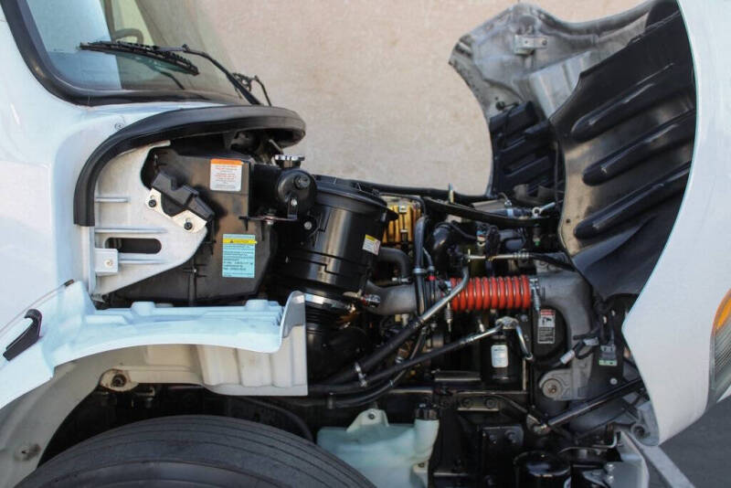 2019 Freightliner M2 106