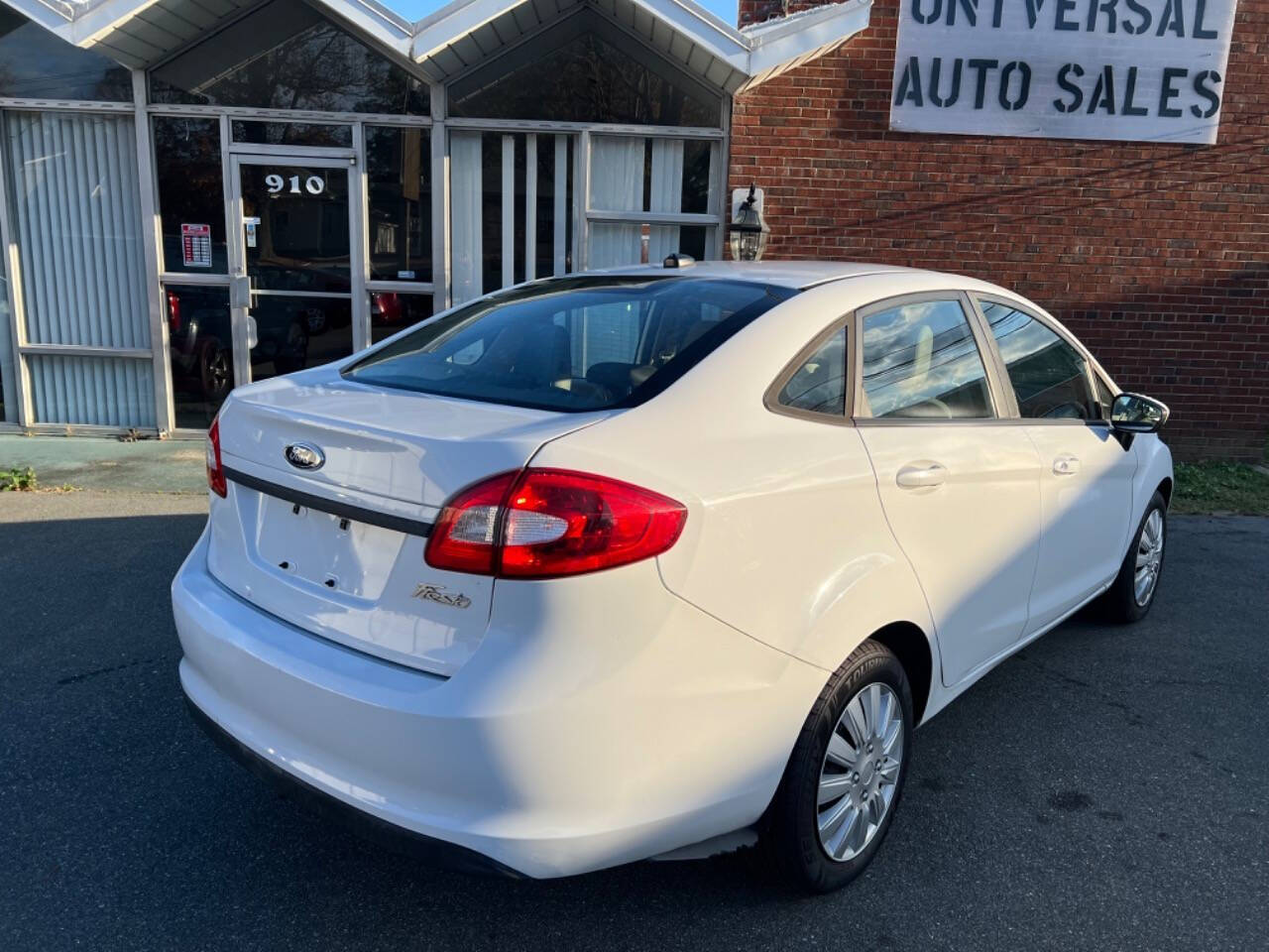 2013 Ford Fiesta for sale at Universal Auto Sales LLC in Burlington, NC