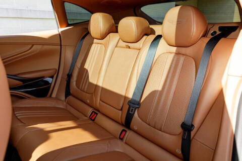 2025 Aston Martin DBX 707