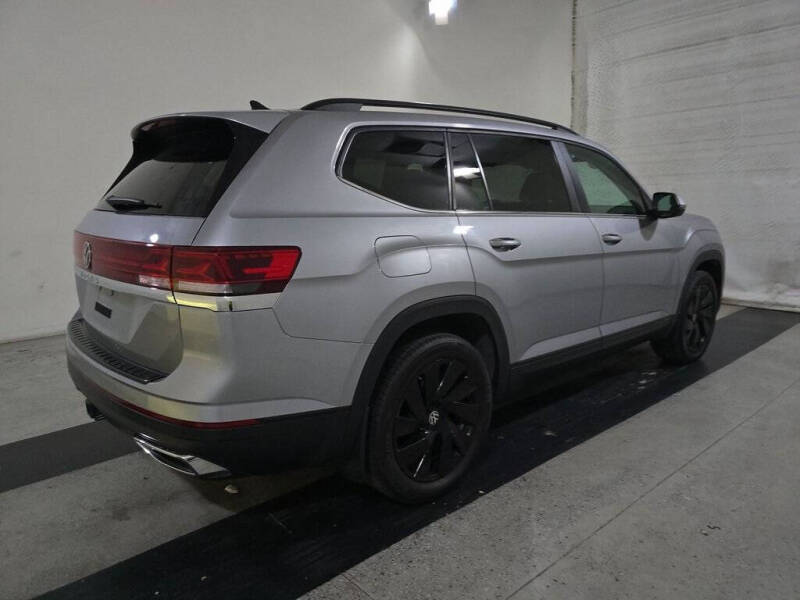 2024 Volkswagen Atlas SE