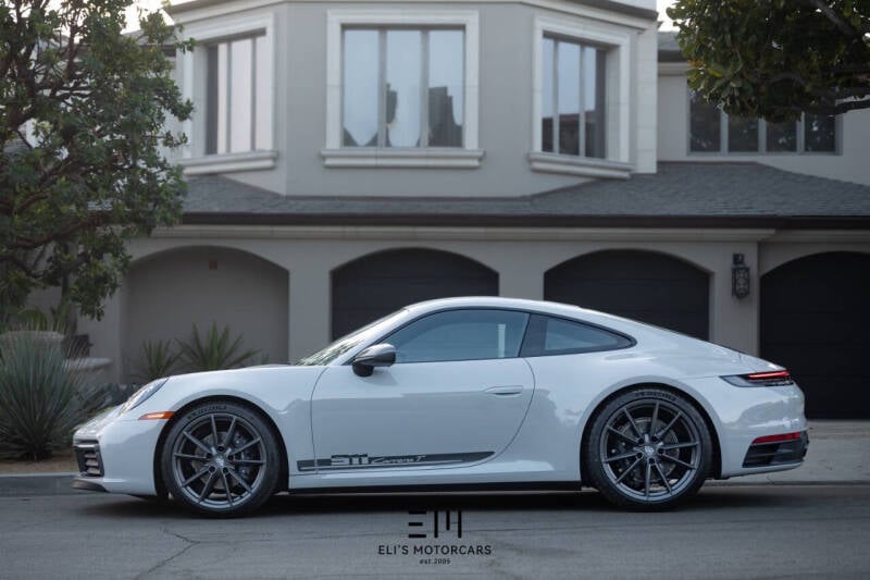 2023 Porsche 911 T photo 2